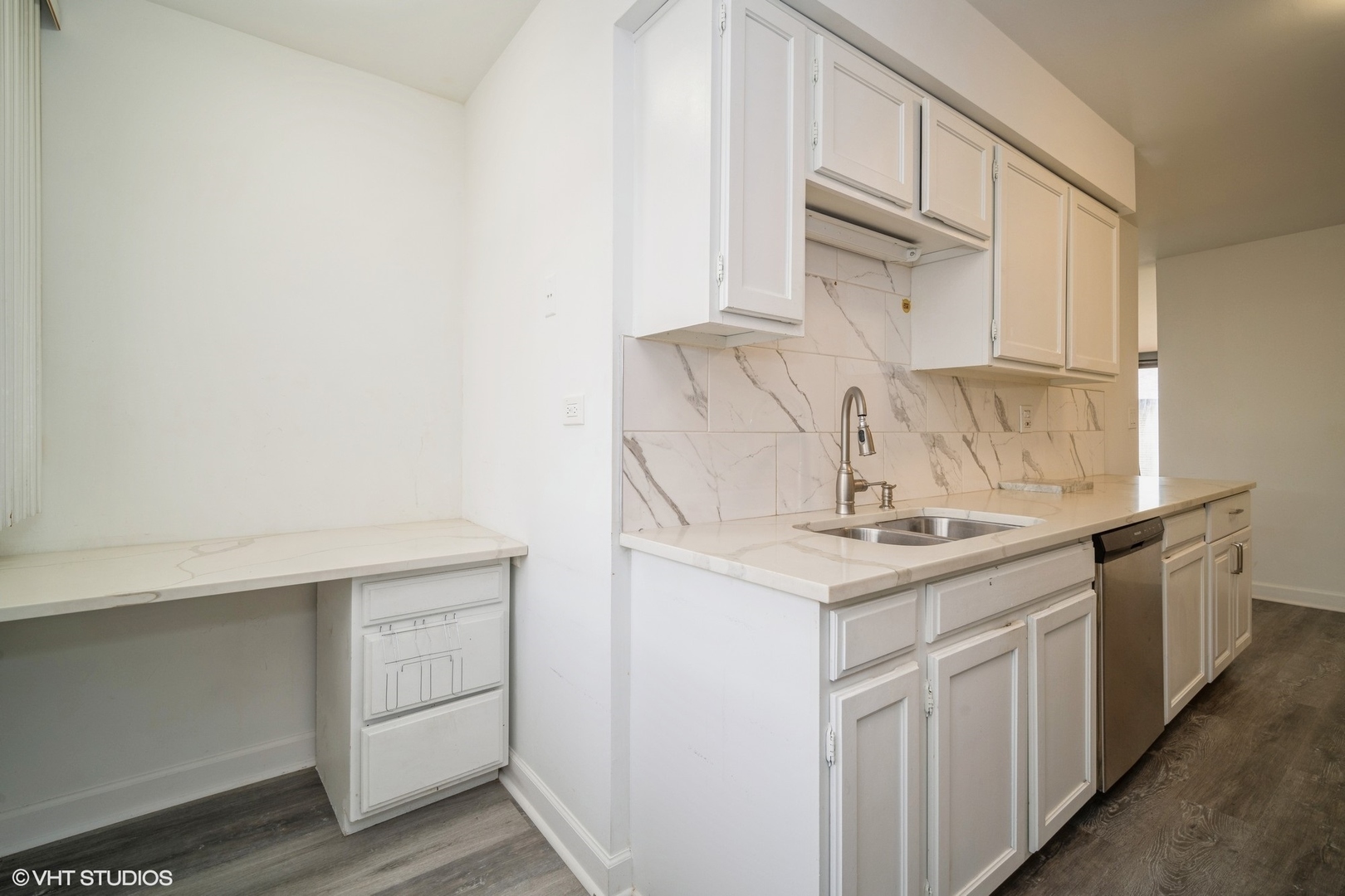 9259 Ballard Road Des Plaines, IL 60016 - Photo 8 of 24 Gallery Image 8