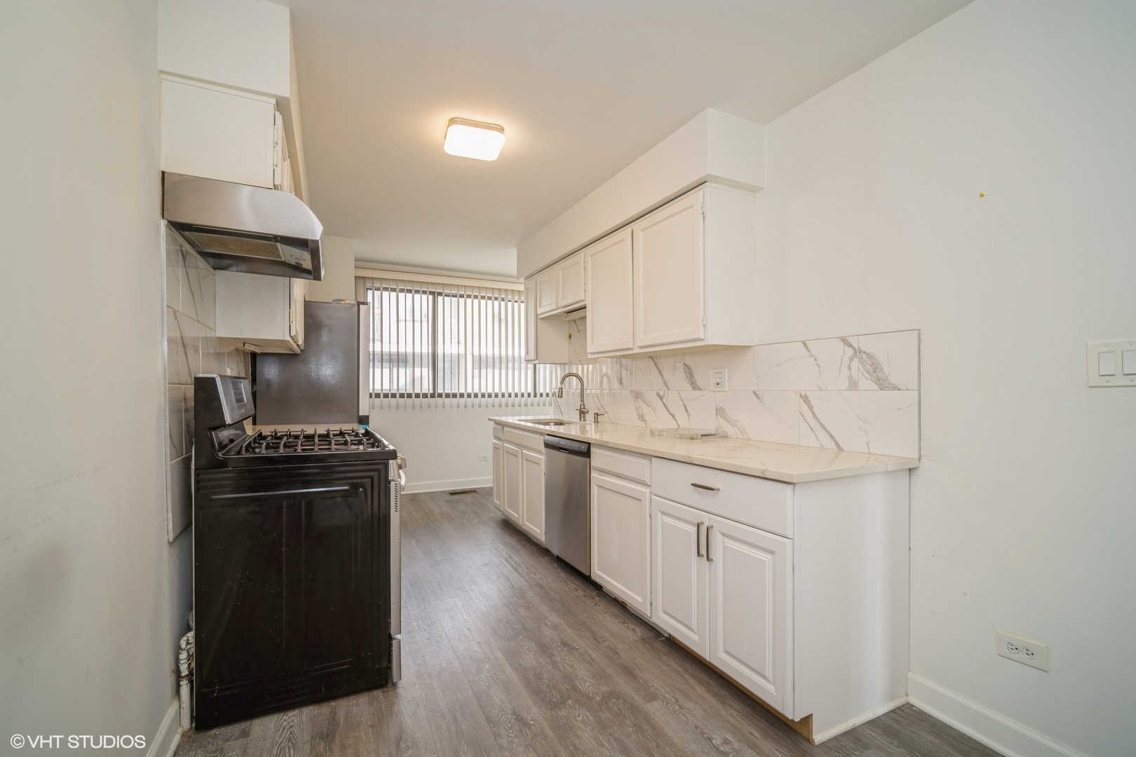 9259 Ballard Road Des Plaines, IL 60016 - Photo 9 of 24 Gallery Image 9