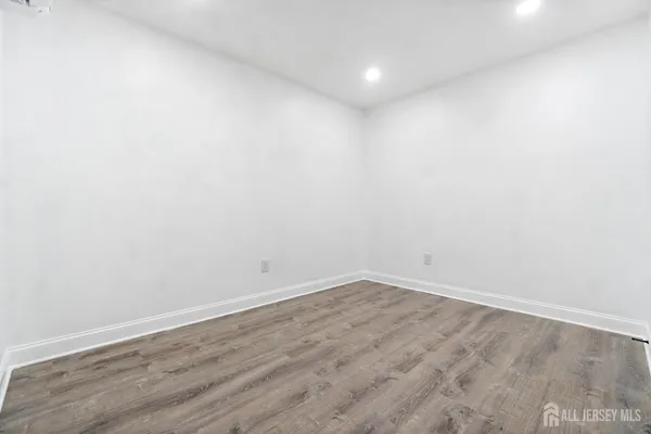 $2,550 | 427 Benner Street, Unit 2, Highland Park, NJ 08904