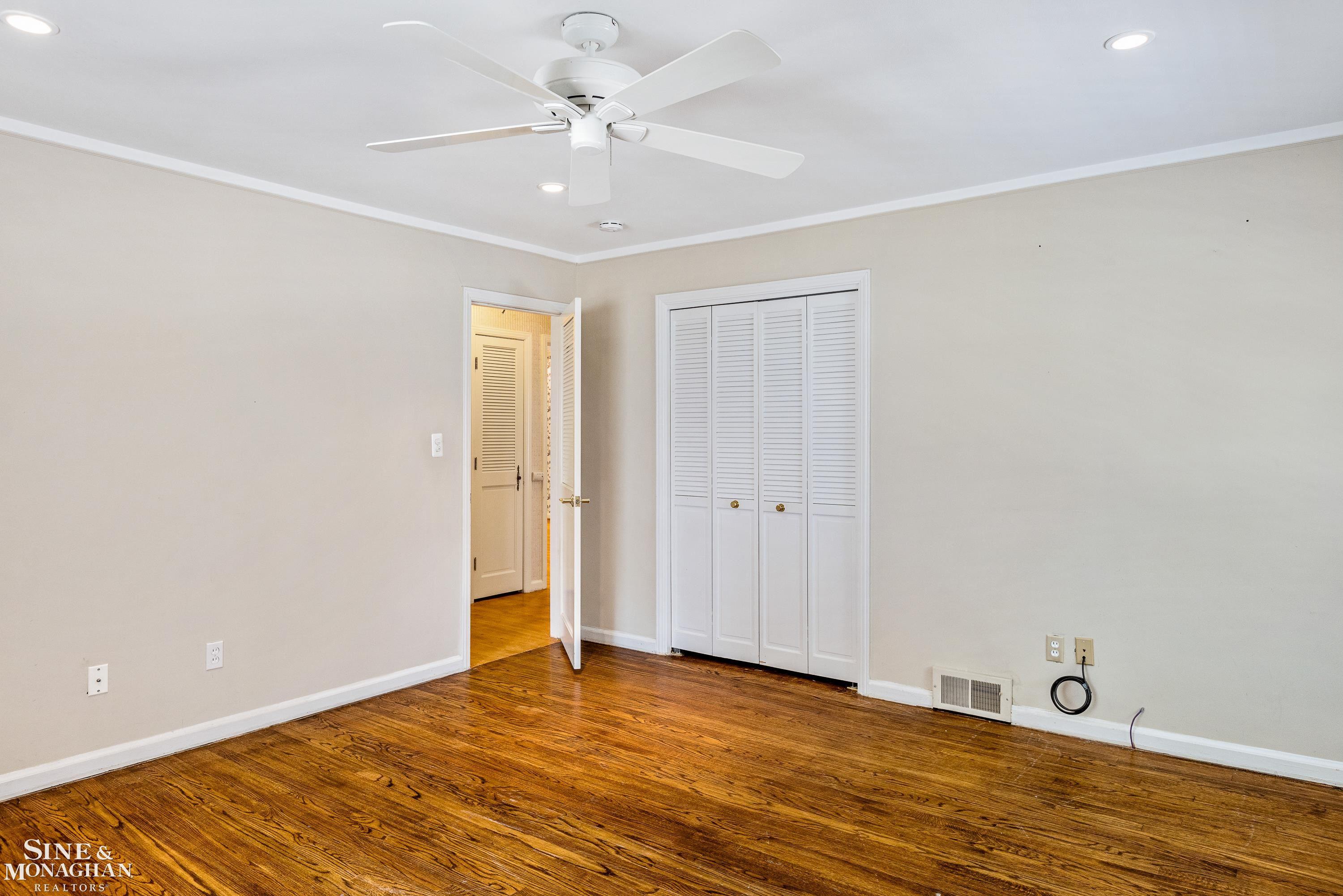 596 Hampton Road Grosse Pointe, MI 48236 - Photo 23 of 37 50116672-22.JPG