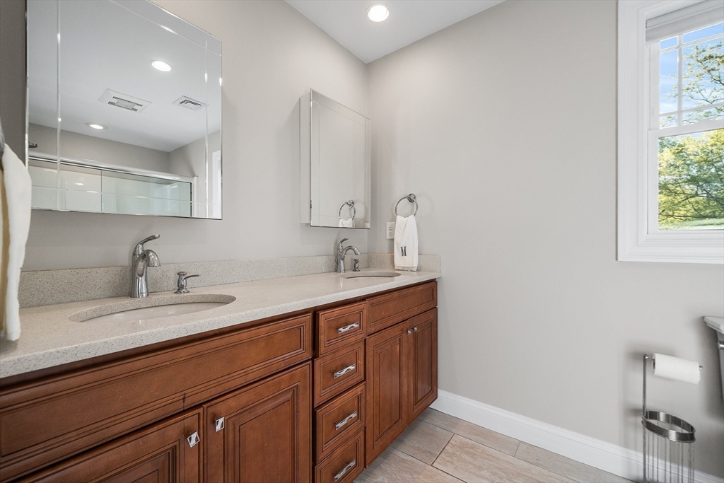 29 Pilgrim Way Walpole, MA 02032 - Photo 26 of 42