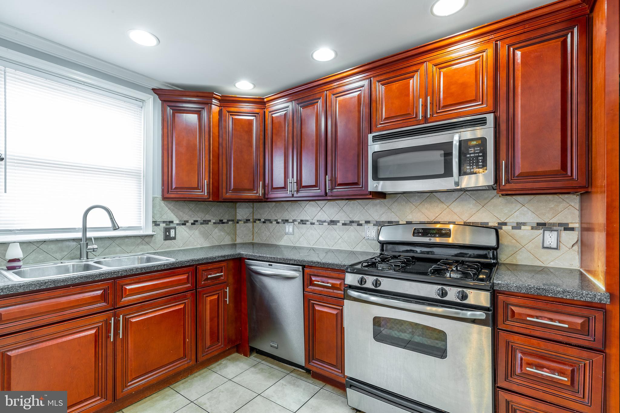 8629 Rugby Street Philadelphia, PA 19150 - Photo 6 of 16 Gallery Image 6