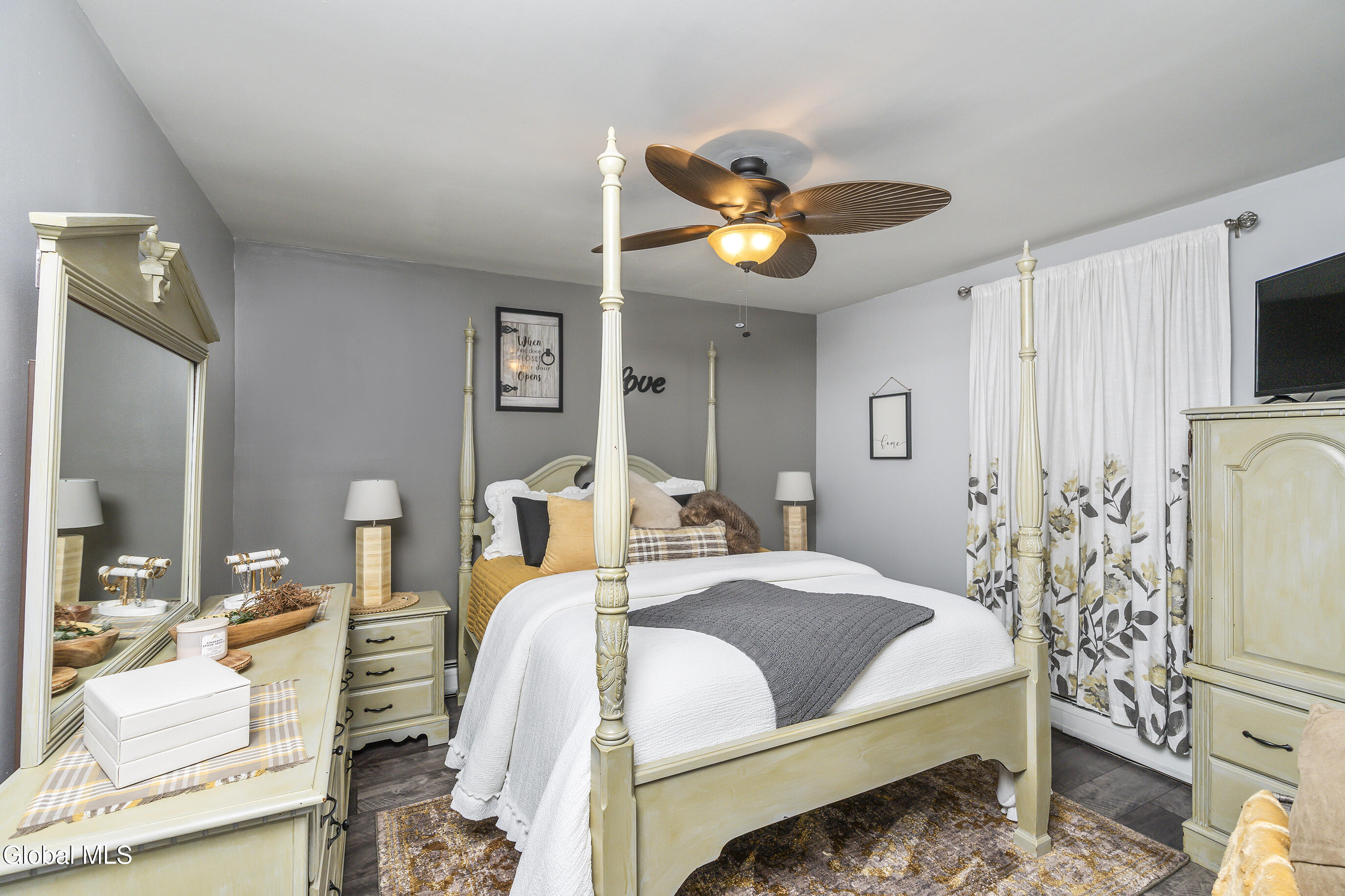 1094 Roberta Road Schenectady, NY 12303 - Photo 13 of 47 018-1094-Roberta-Rd