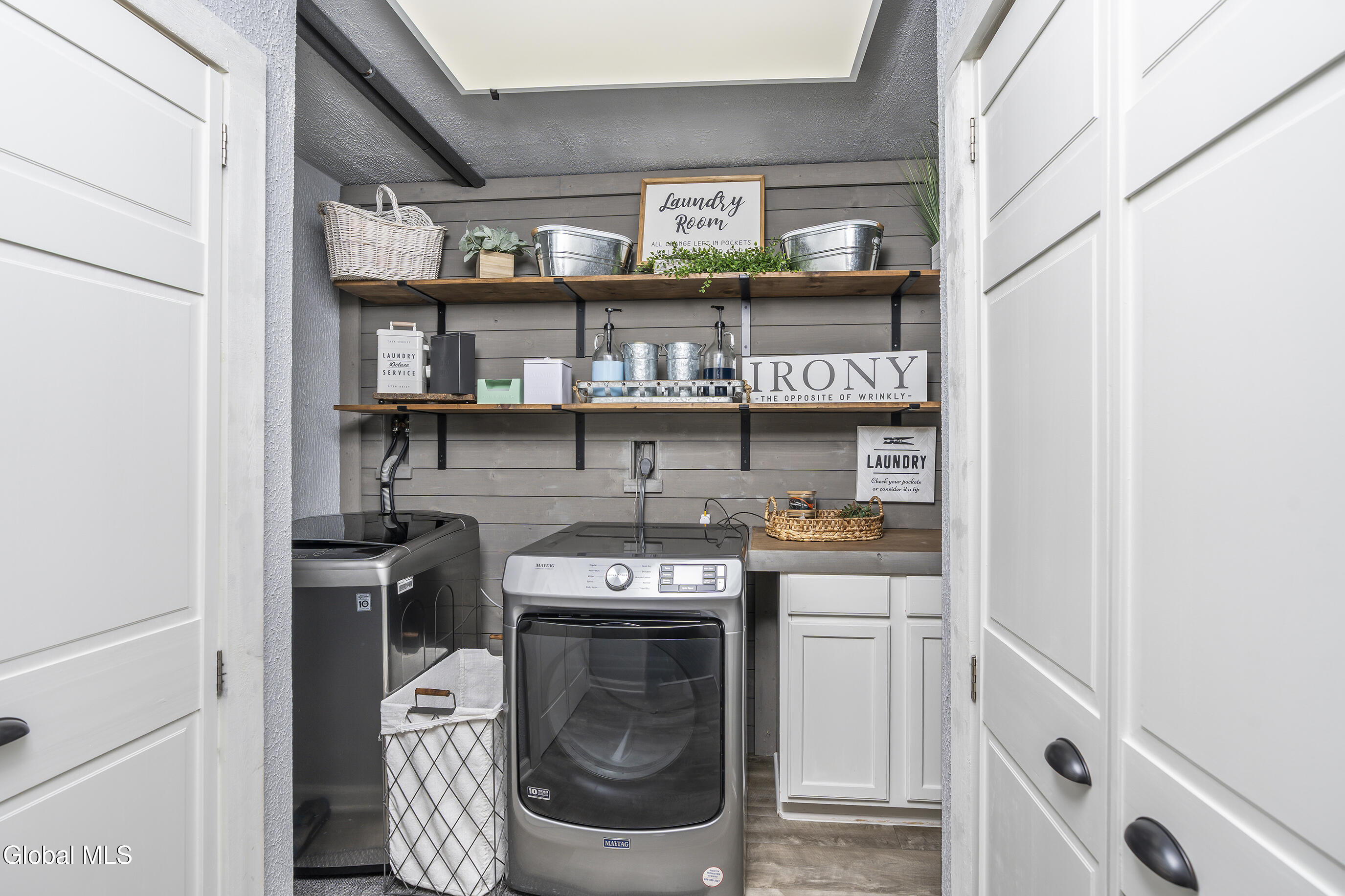 1094 Roberta Road Schenectady, NY 12303 - Photo 32 of 47 038-1094-Roberta-Rd