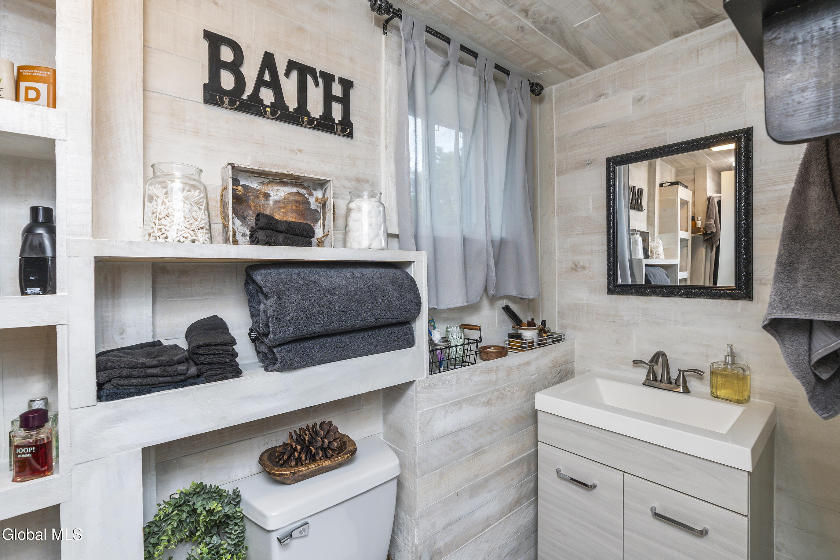 1094 Roberta Road Schenectady, NY 12303 - Photo 38 of 47 035-1094-Roberta-Rd