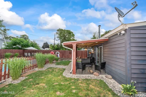 $335,000 | 1094 Roberta Road, Schenectady, NY 12303