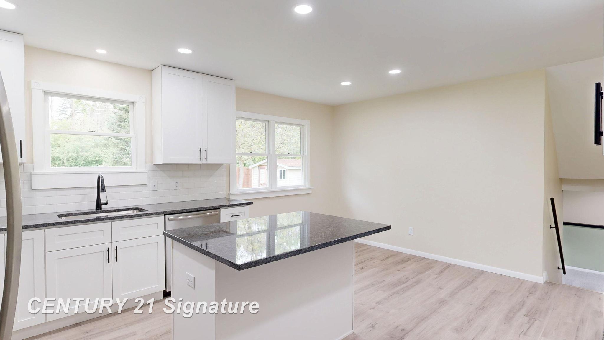 7385 Gillette Road Flushing, MI 48433 - Photo 5 of 30 50175769-020fe10d-7aaf-4307-b174-1ad32dd241b4.JPG