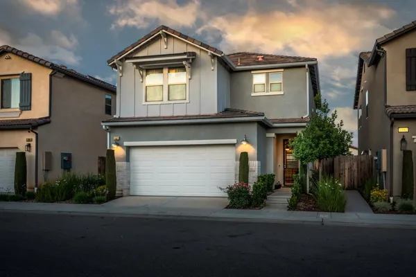 $399,000 | 2760 North Sophie Drive, Fresno, CA 93727