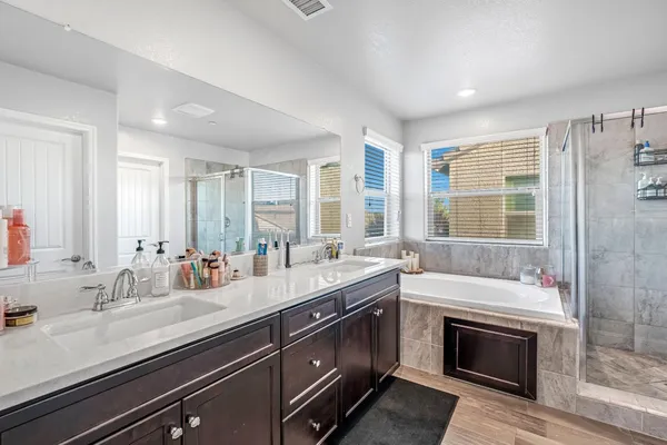 $399,000 | 2760 North Sophie Drive, Fresno, CA 93727
