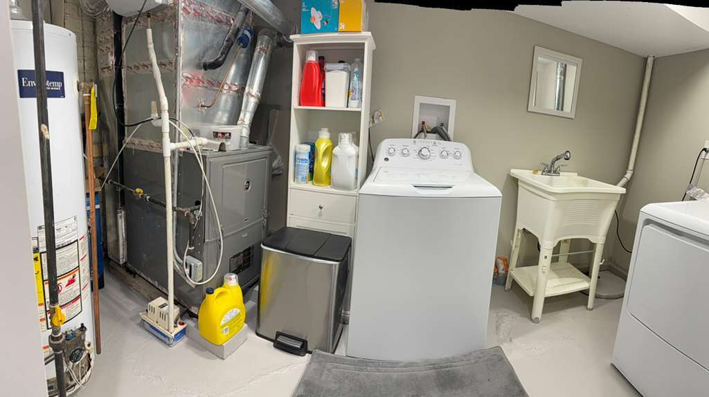 8001 North Elmore Street Niles, IL 60714 - Photo 33 of 34 a utility room with dryer and washer