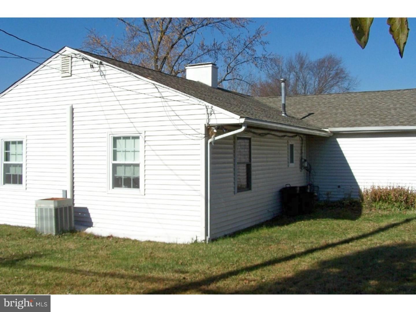 812 Dunbury Road Fairless Hills, PA 19030 - Photo 17 of 19 Exterior Back