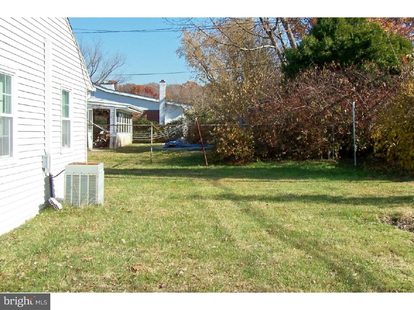 812 Dunbury Road Fairless Hills, PA 19030 - Photo 18 of 19 View in Back