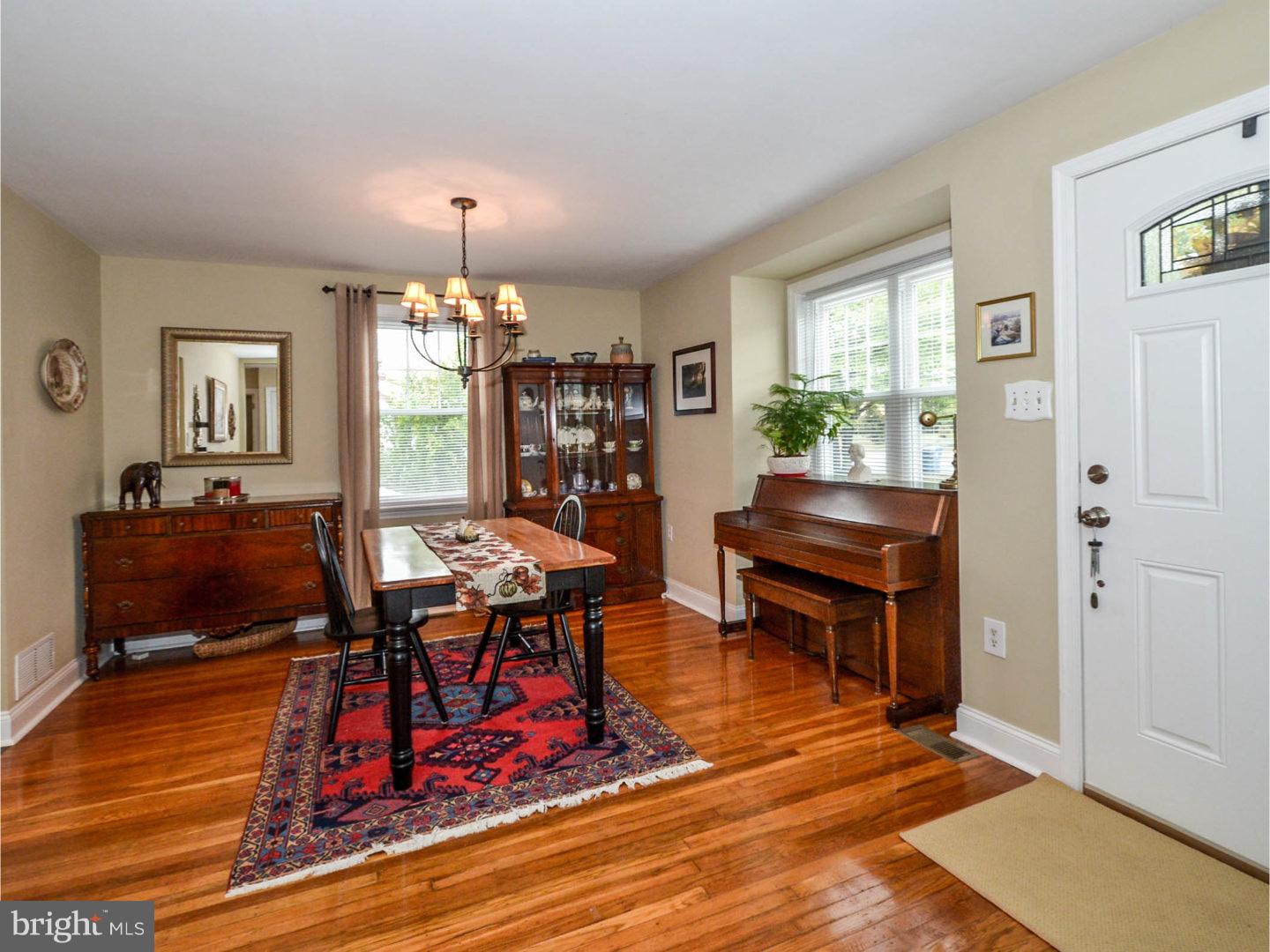 311 Clear Spring Road Lansdale, PA 19446 - Photo 5 of 25 Dining Room