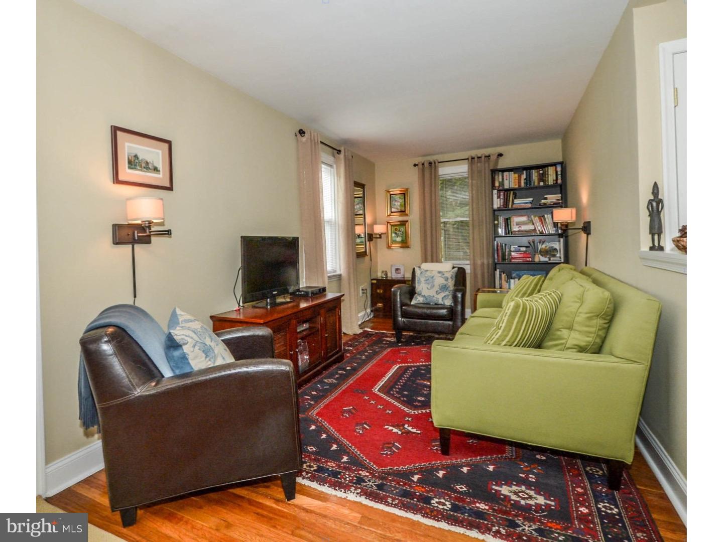 311 Clear Spring Road Lansdale, PA 19446 - Photo 9 of 25 Living Room