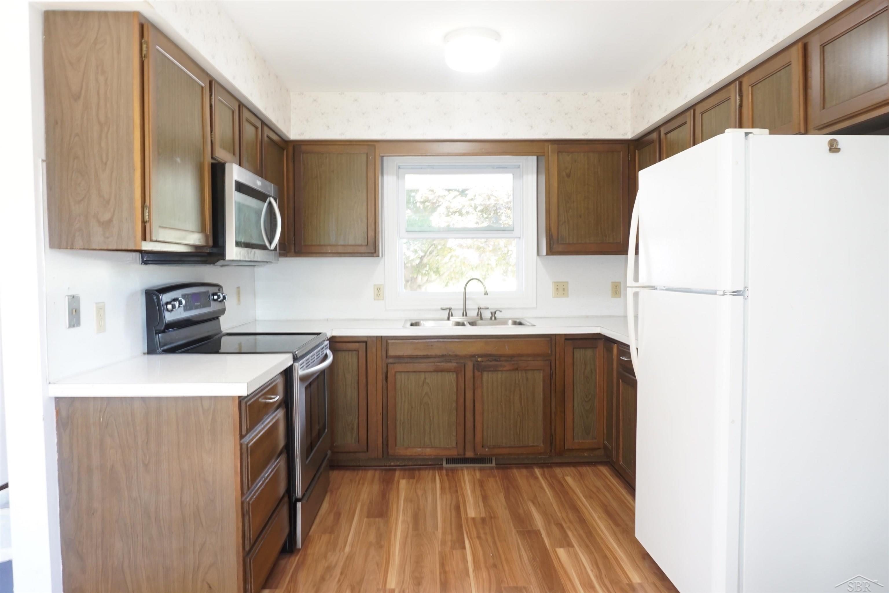 4780 East Wackerly Road Midland, MI 48642 - Photo 6 of 25 50088232-5.JPG