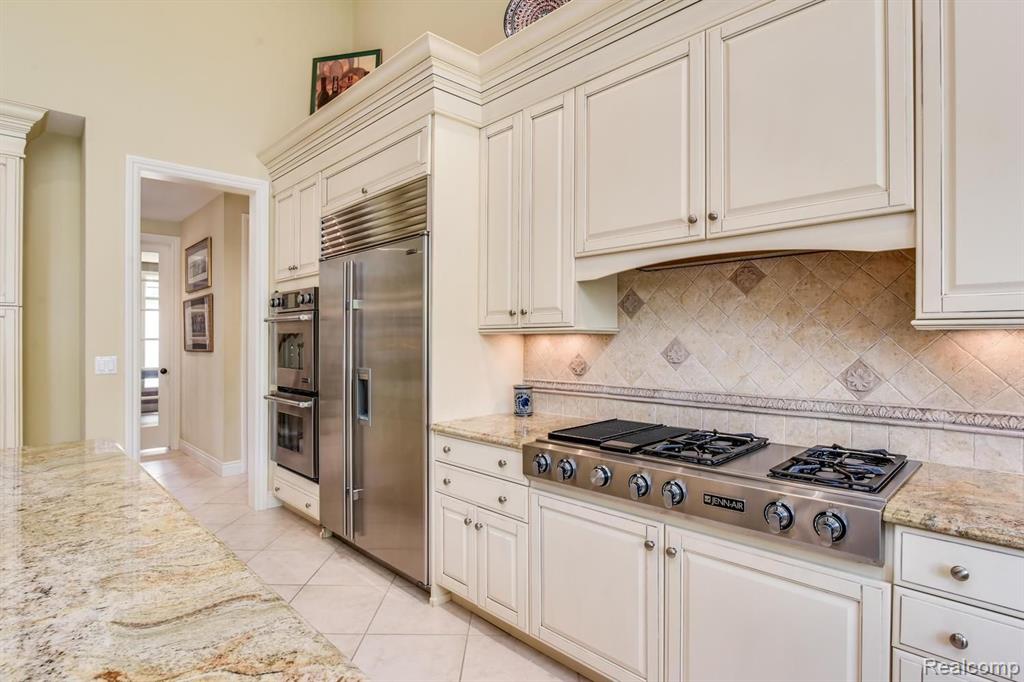 661 Langley Road Rochester Hills, MI 48309 - Photo 15 of 41