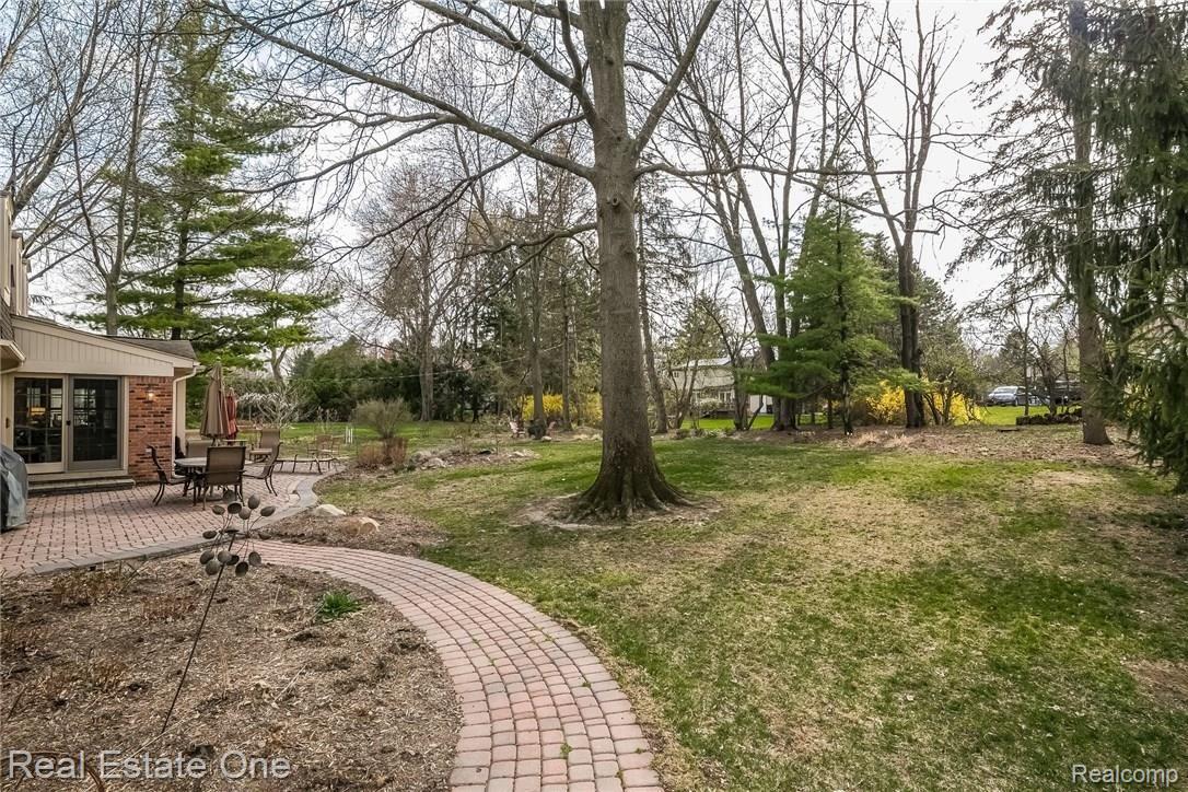 764 Leinster Road Rochester, MI 48309 - Photo 42 of 46 043-Rear_View-5672445-medium.jpg