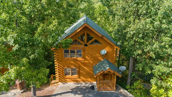 $575,000 | 1109 Autumn Path Way, Sevierville, TN 37862