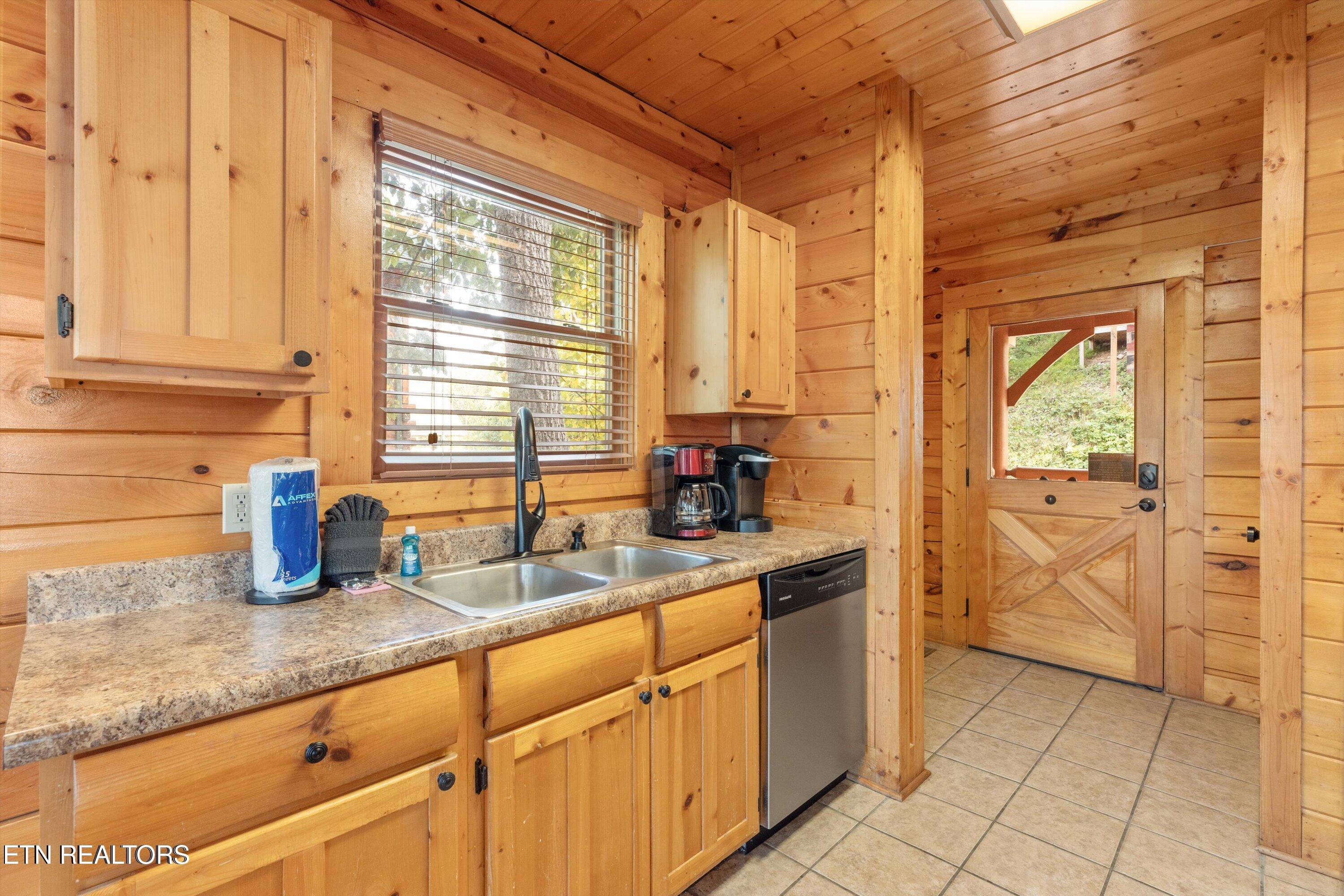 1109 Autumn Path Way Sevierville, TN 37862 - Photo 11 of 44 Kitchen