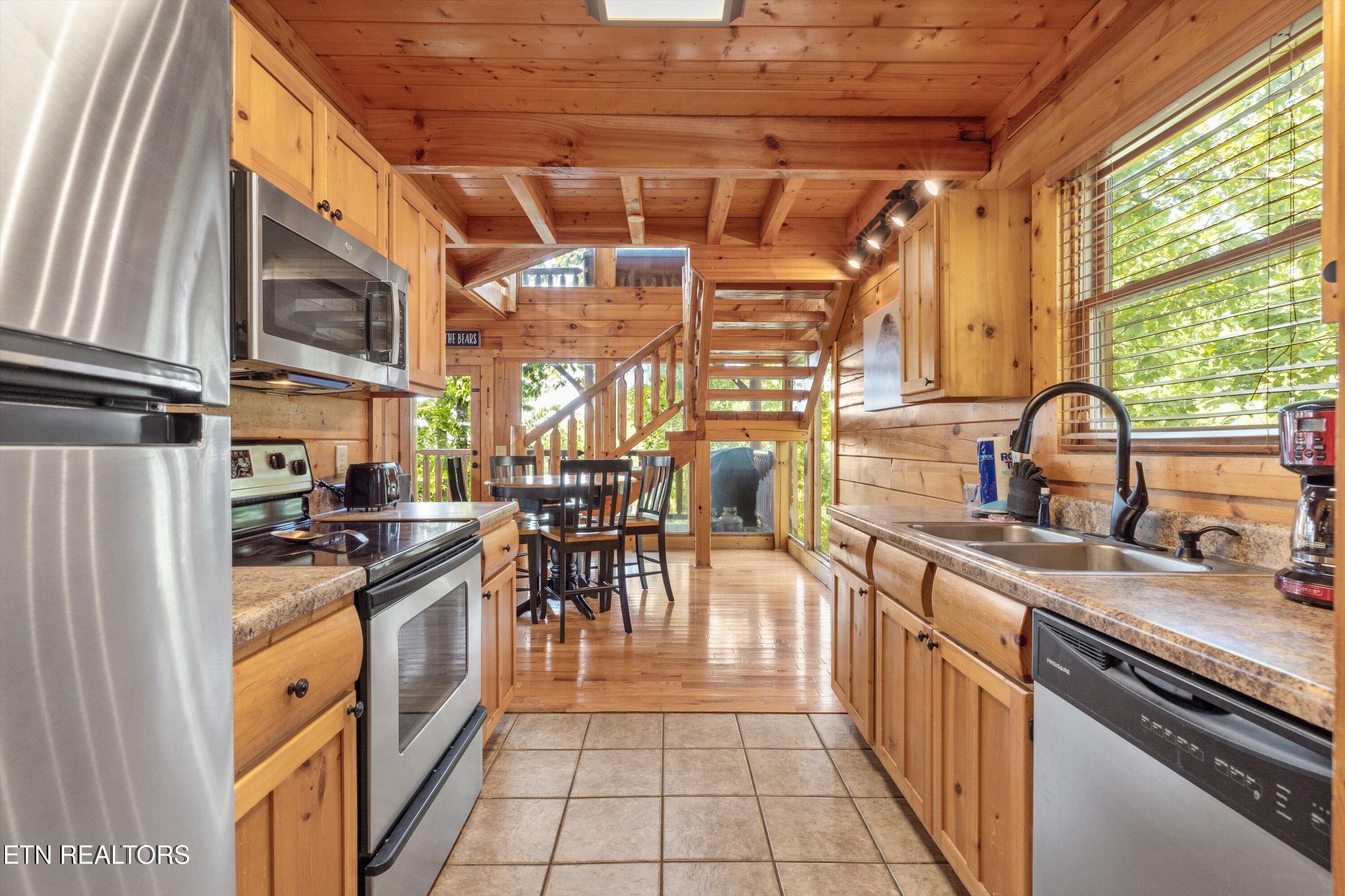 1109 Autumn Path Way Sevierville, TN 37862 - Photo 2 of 44 Kitchen