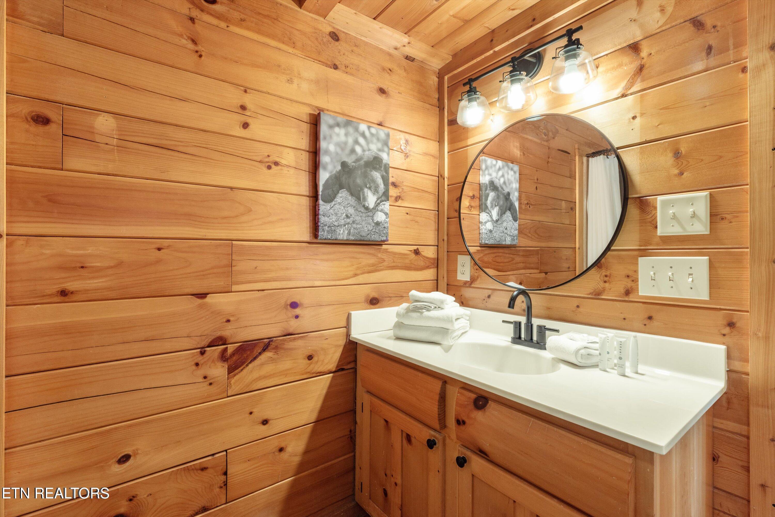 1109 Autumn Path Way Sevierville, TN 37862 - Photo 27 of 44 Bathroom