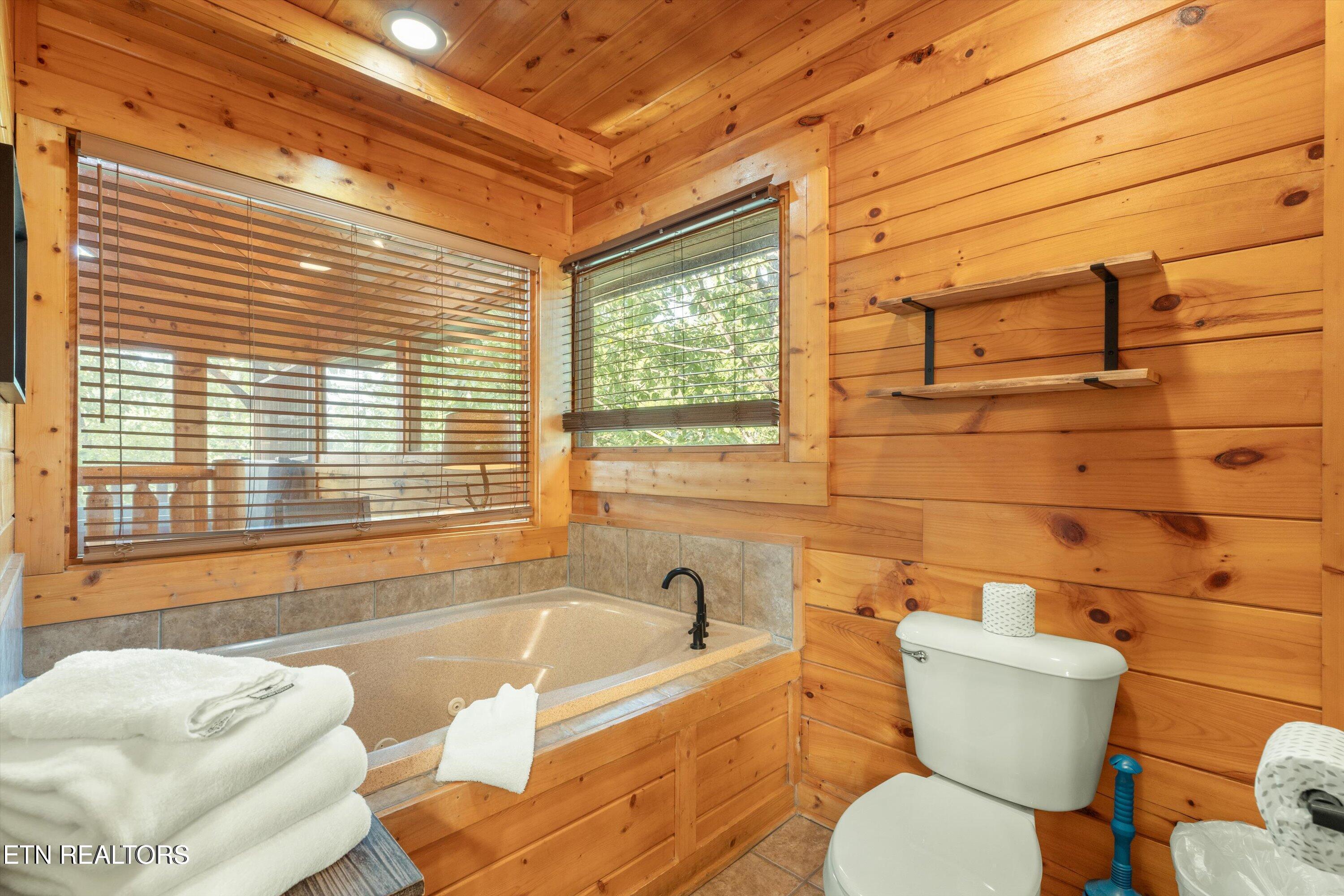 1109 Autumn Path Way Sevierville, TN 37862 - Photo 28 of 44 Bathroom