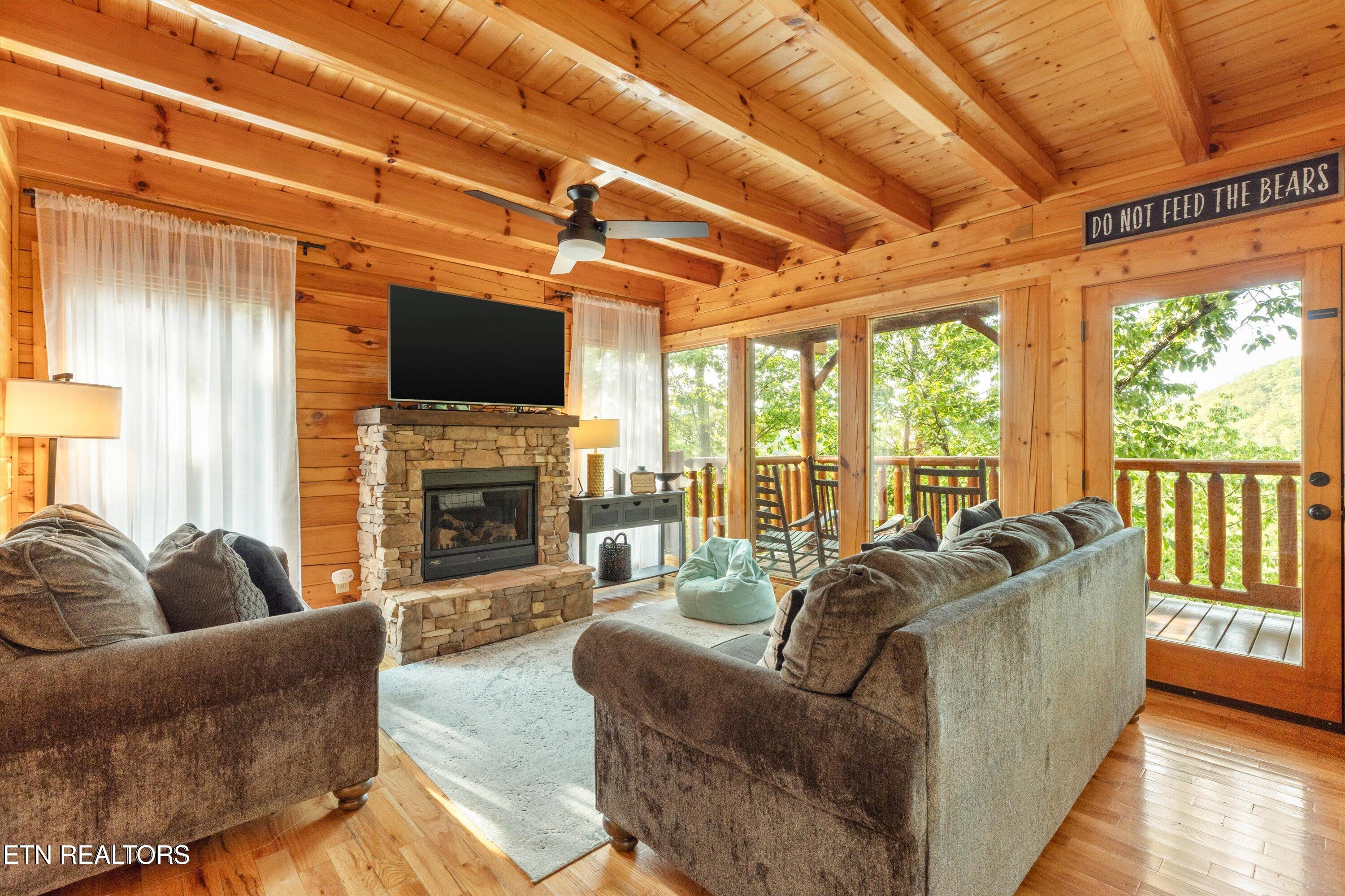 1109 Autumn Path Way Sevierville, TN 37862 - Photo 3 of 44 Living Area