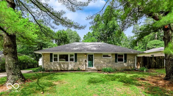 $449,900 | 824 South Eastside Drive, Bloomington, IN 47401