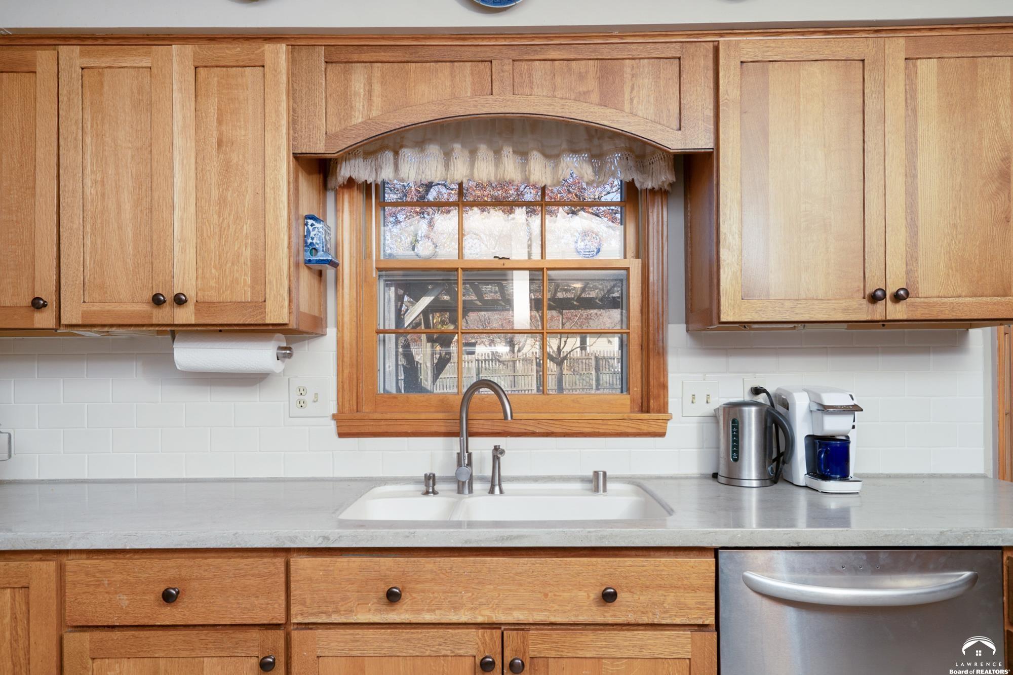 2921 Pebble Lane Lawrence, KS 66047 - Photo 13 of 96