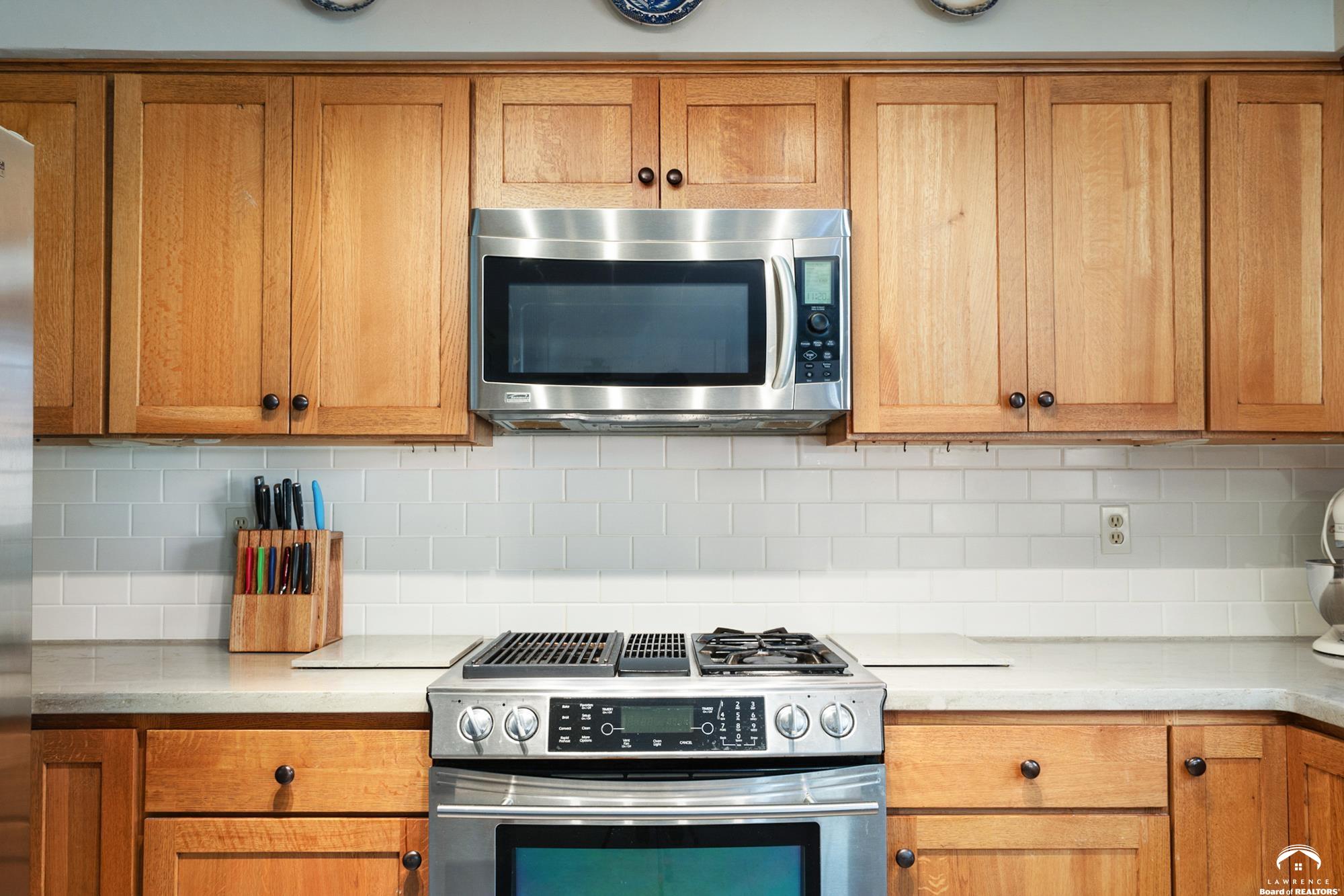 2921 Pebble Lane Lawrence, KS 66047 - Photo 14 of 96