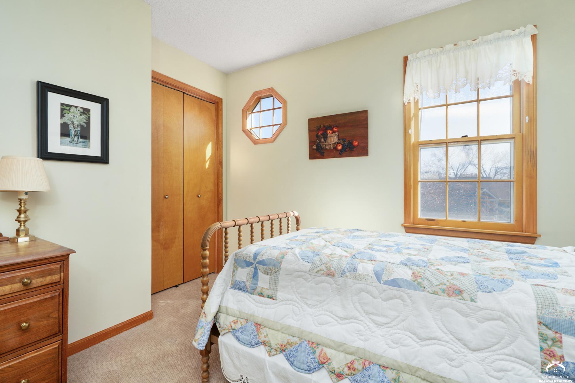 2921 Pebble Lane Lawrence, KS 66047 - Photo 19 of 96