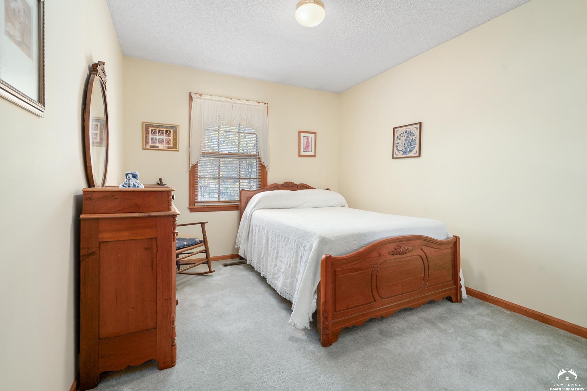 2921 Pebble Lane Lawrence, KS 66047 - Photo 21 of 96