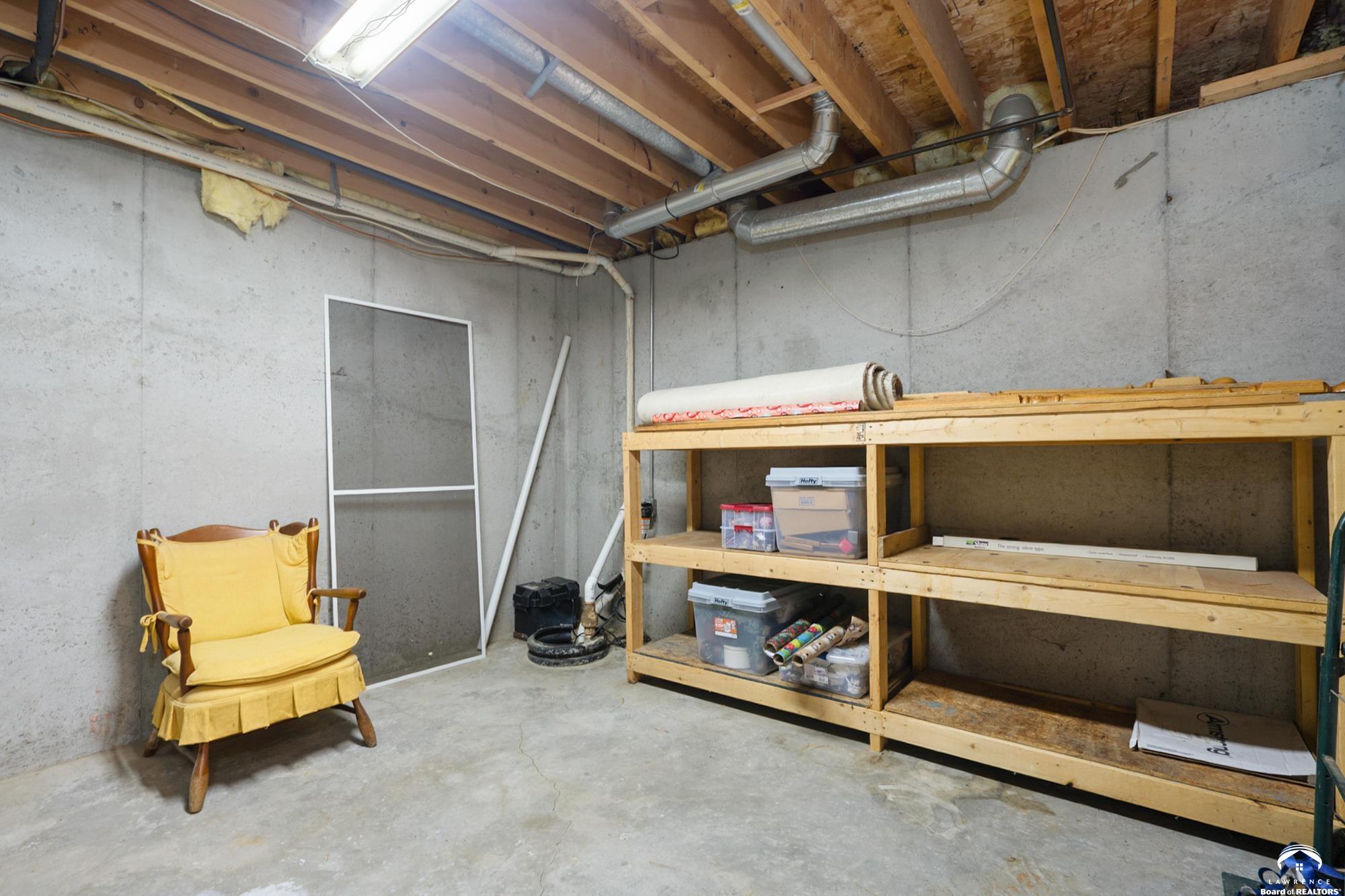 2921 Pebble Lane Lawrence, KS 66047 - Photo 34 of 96