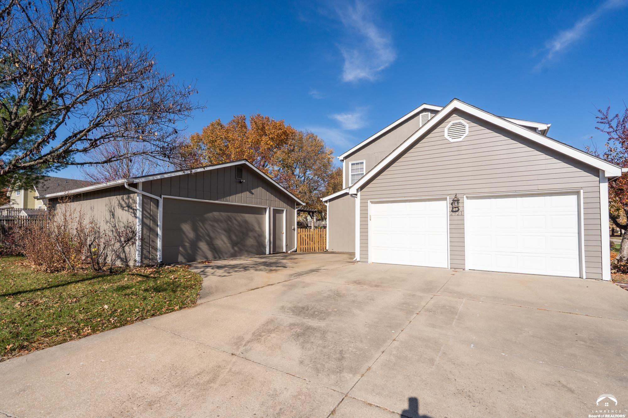 2921 Pebble Lane Lawrence, KS 66047 - Photo 44 of 96