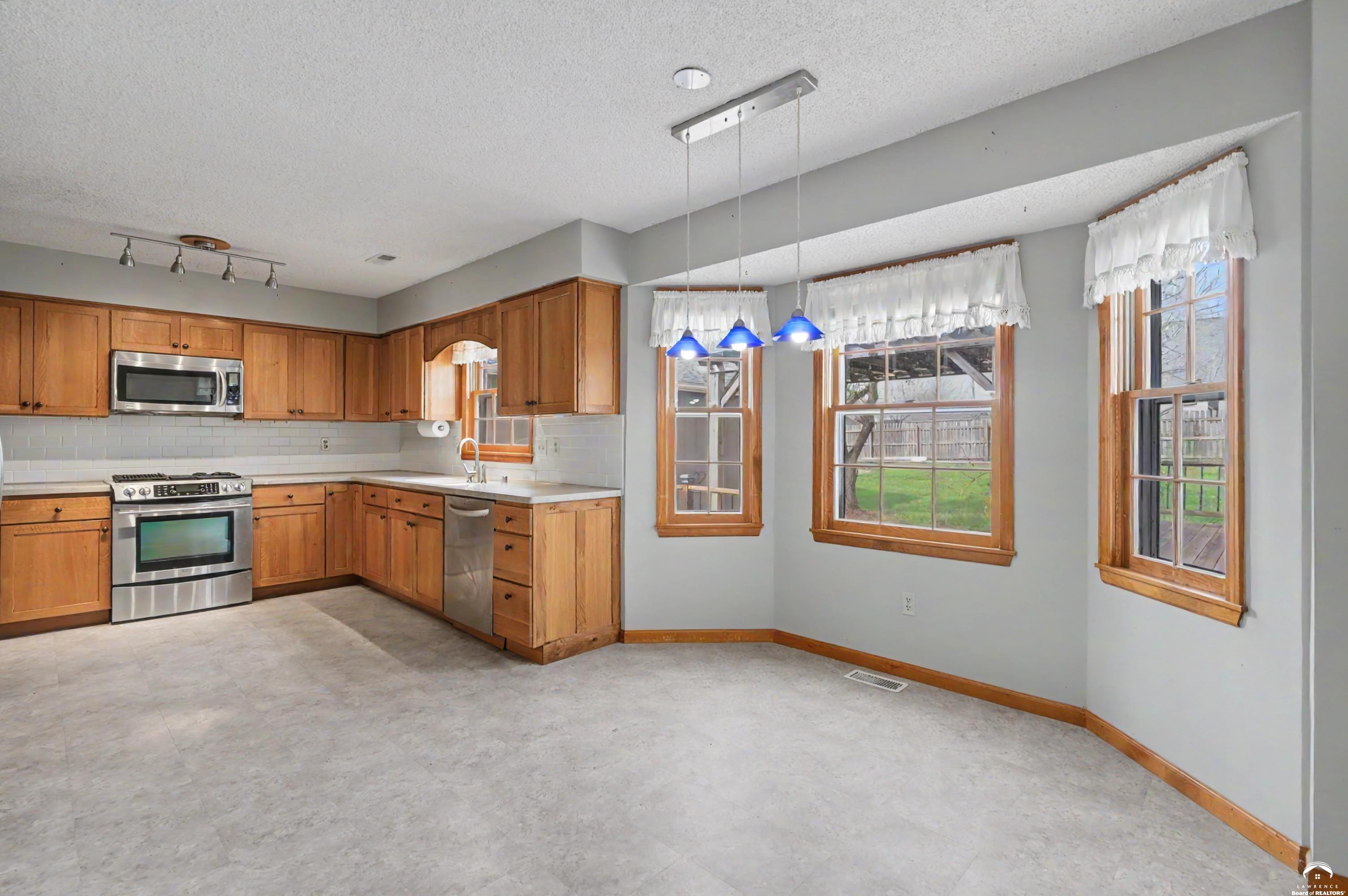 2921 Pebble Lane Lawrence, KS 66047 - Photo 76 of 96