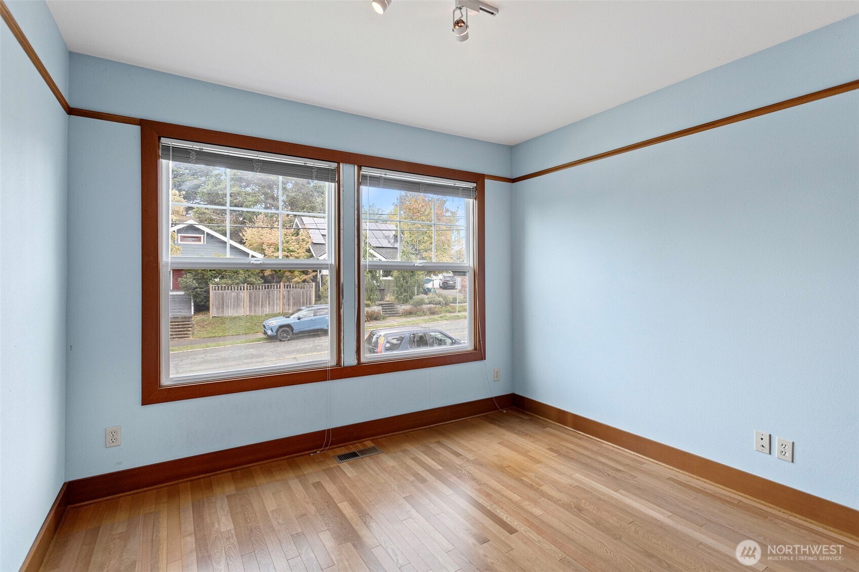 7400 32nd Avenue Northwest Seattle, WA 98117 - Photo 15 of 25