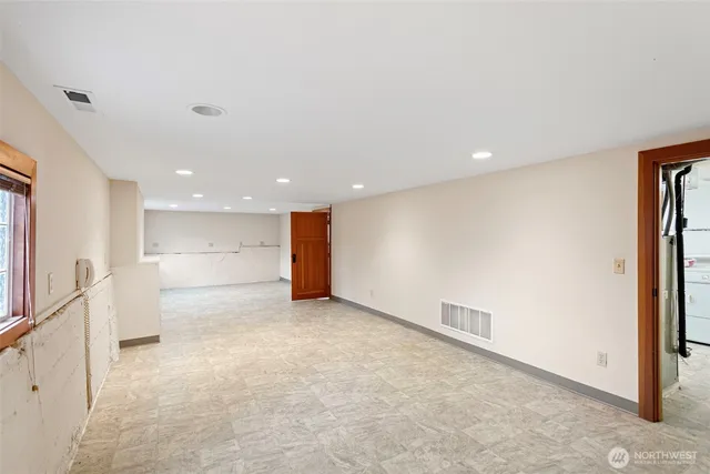 $915,000 | 7400 32nd Avenue Northwest, Seattle, WA 98117