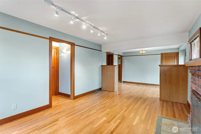 $915,000 | 7400 32nd Avenue Northwest, Seattle, WA 98117