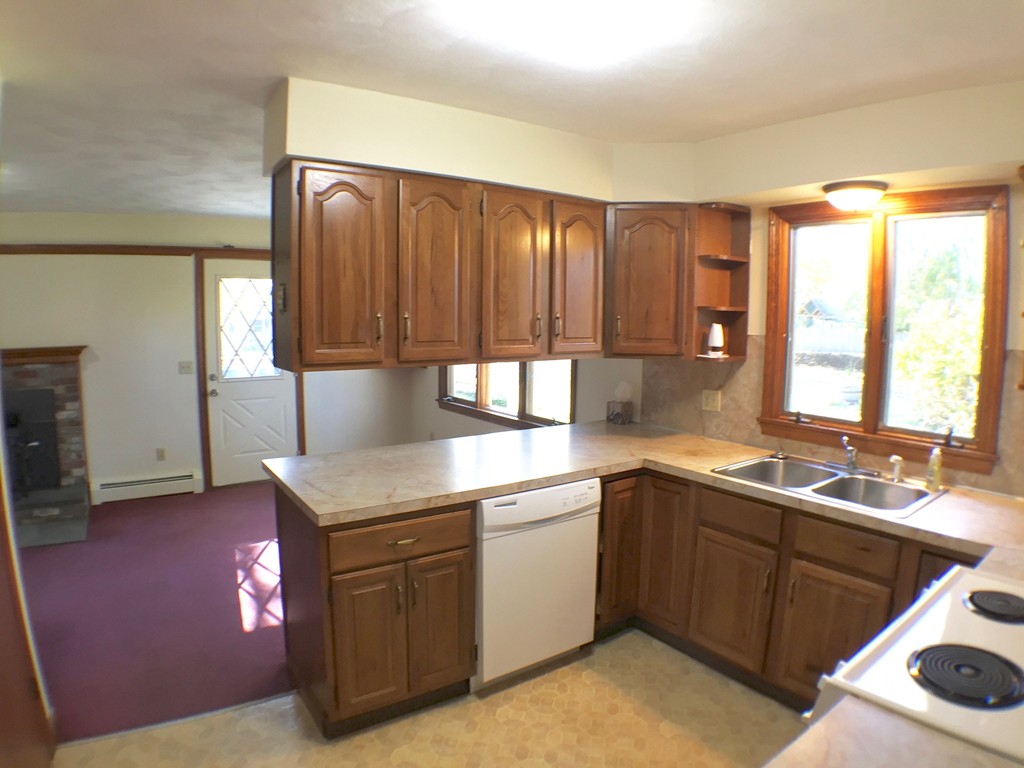 1 Heritage Road Bristol, RI 02809 - Photo 4 of 20 Gallery Image 4