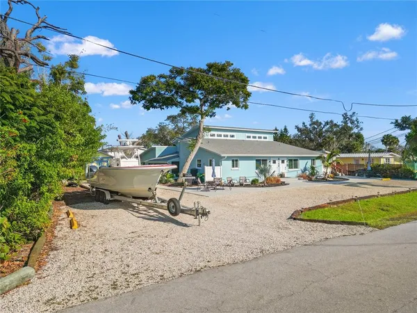 $865,000 | 3155 Waterside Drive, Englewood, FL 34224