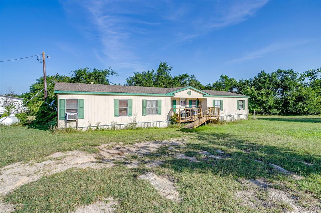 127 Lelon Lane Springtown, TX 76082 - Photo 8 of 31