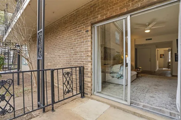 a view of a entrance door of the house