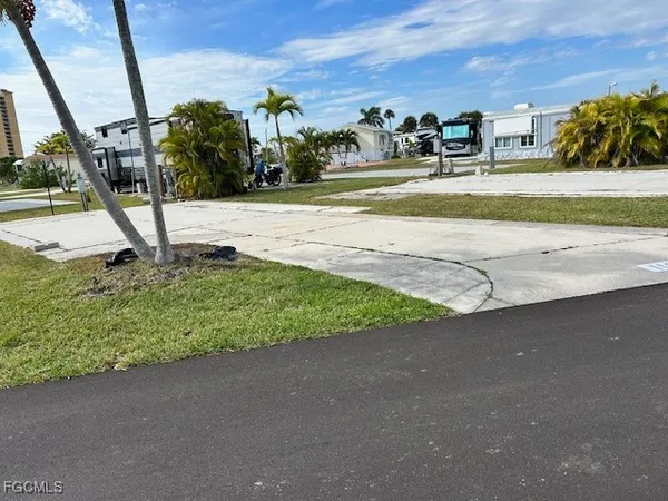 $65,000 | 19681 Summerlin Rd G-118, Fort Myers, FL 33908