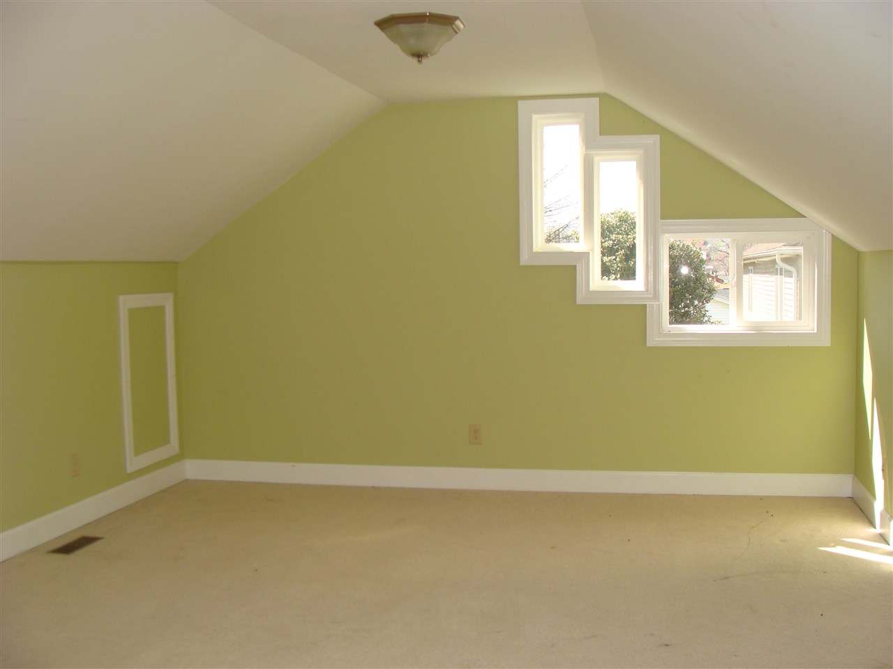 4335 Ottobine Road Dayton, VA 22821 - Photo 40 of 50 an empty room with windows