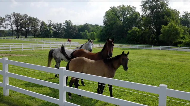 $179,900 | 1014 Saddlebrooke, Chandler, IN 47610