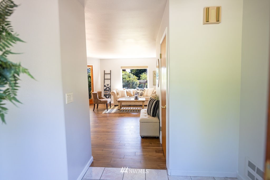 7004 Mero Road Snohomish, WA 98290 - Photo 5 of 31 Gallery Image 5