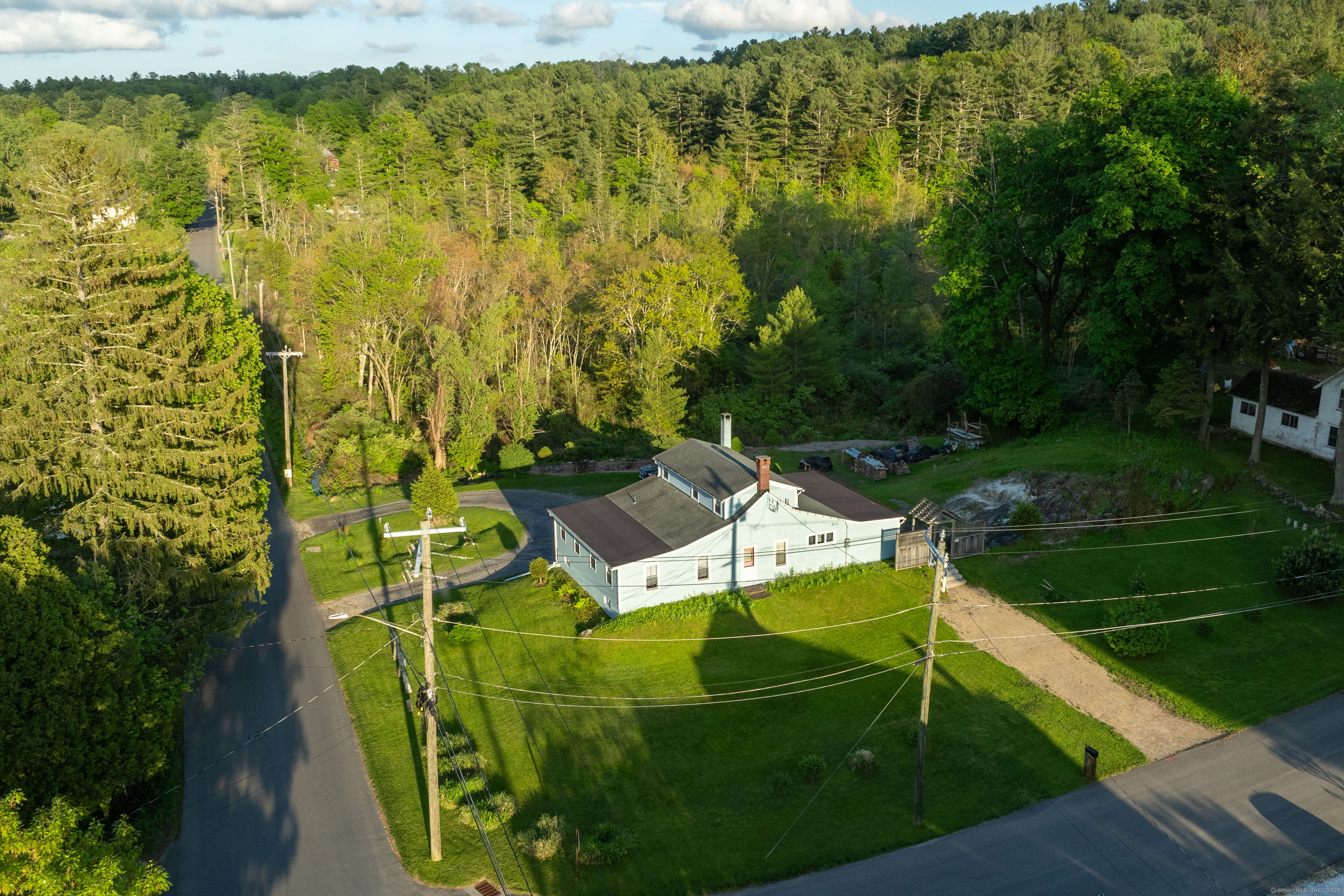 2 Perry Street Salisbury, CT 06039 - Photo 2 of 32