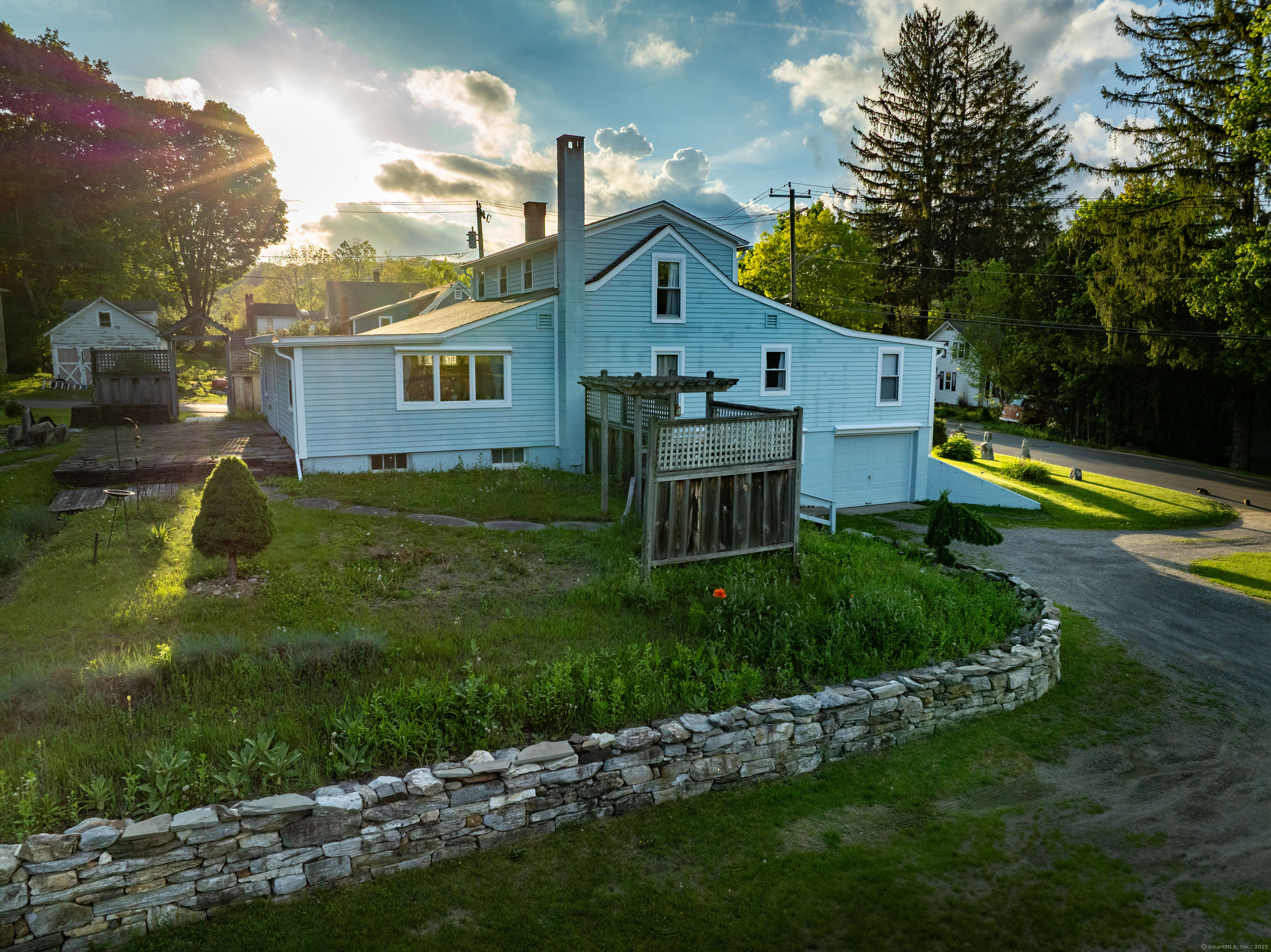 2 Perry Street Salisbury, CT 06039 - Photo 4 of 32