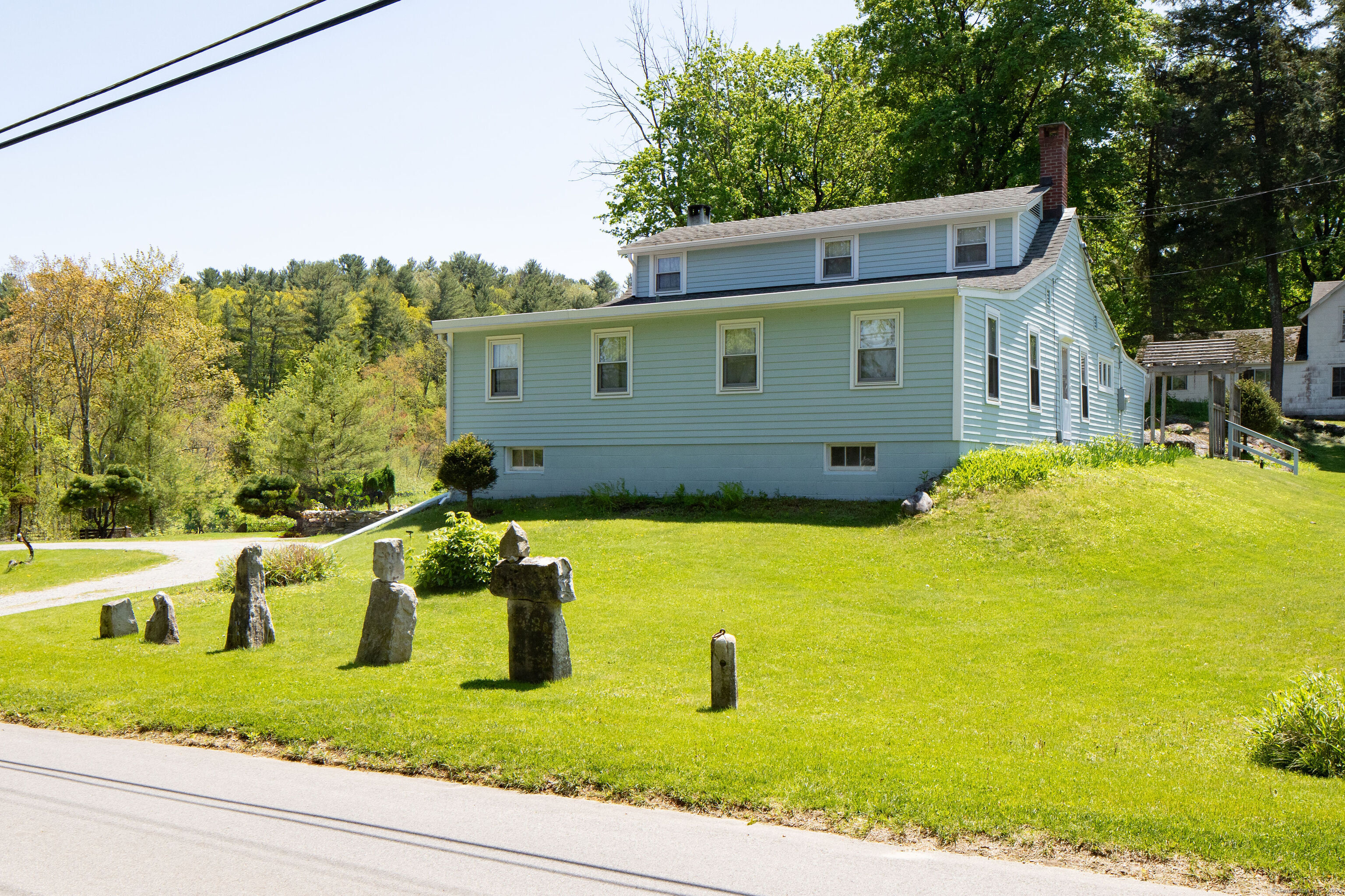 2 Perry Street Salisbury, CT 06039 - Photo 5 of 32