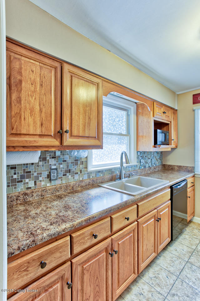 3043 Radiance Road Louisville, KY 40220 - Photo 6 of 20 3043 Radiance Rd-7